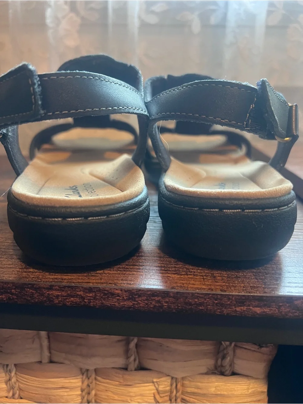 Clark’s Women’s Laurieann Kay Comfort Sandals, Black Leather, 9.5